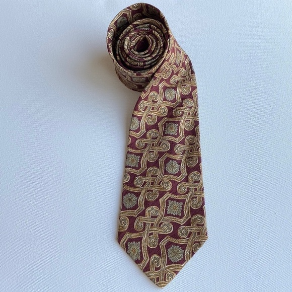 𝅺claiborne Vintage 90s Silk Burgundy Gold Tie - Picture 1 of 6